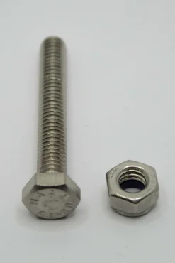 Haponkestävä kuusioruuvi M6 40mm