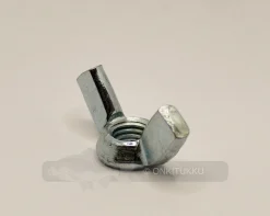 Iso siipimutteri kairaan